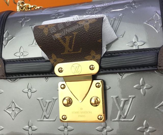 LV包 lv新款女包 Wynwood手袋 壓紋漆光牛皮 LV鏈條斜跨女包  ydh3456